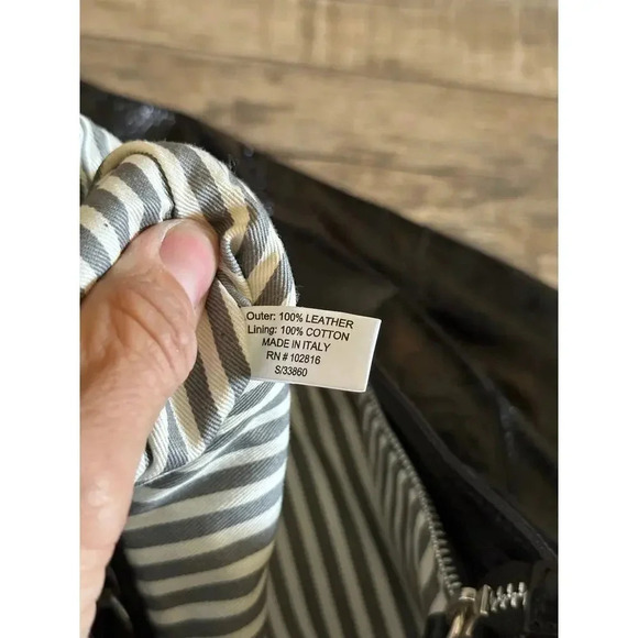 Garnet Hill Black Shiny Leather Hobo Shoulder Handbag - Picture 4 of 13